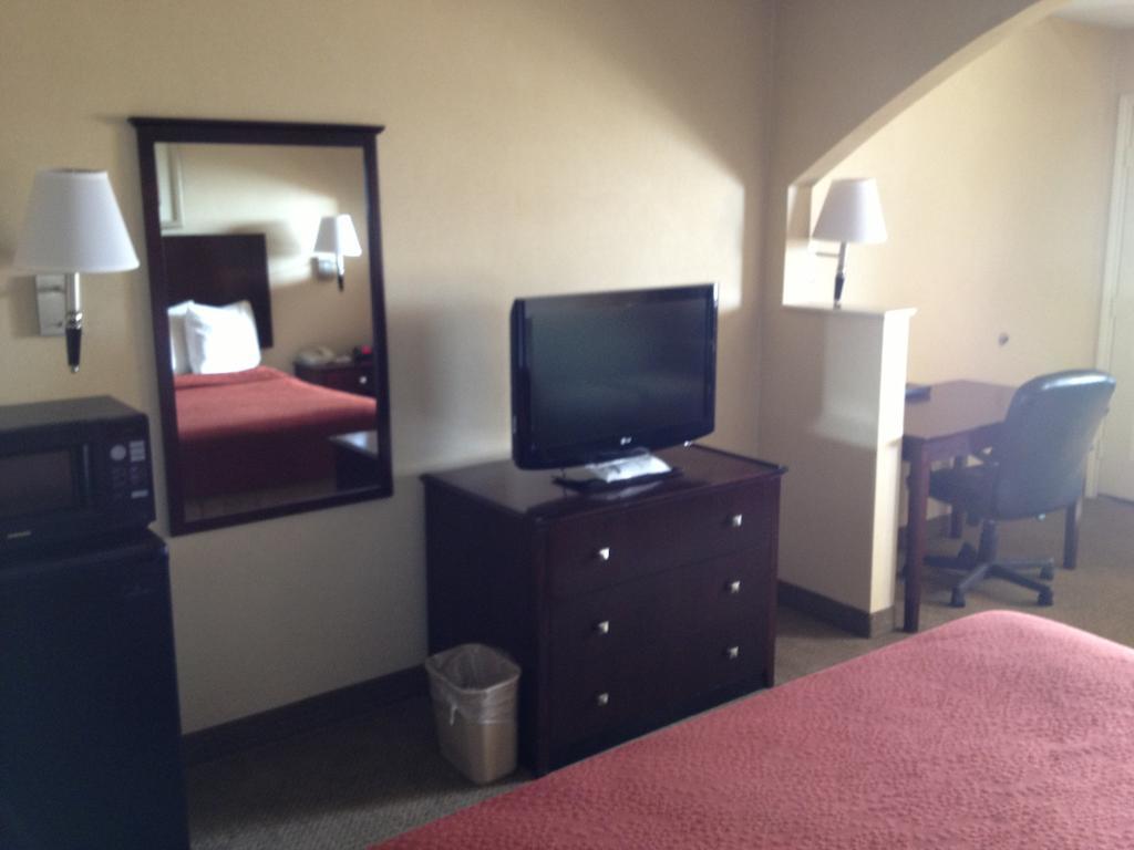 Quality Inn Carthage Habitación foto